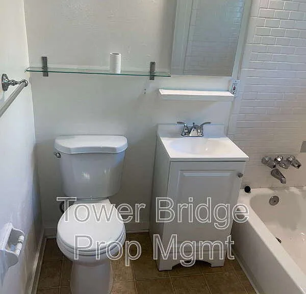 2210 26th St #1 — Photo 12