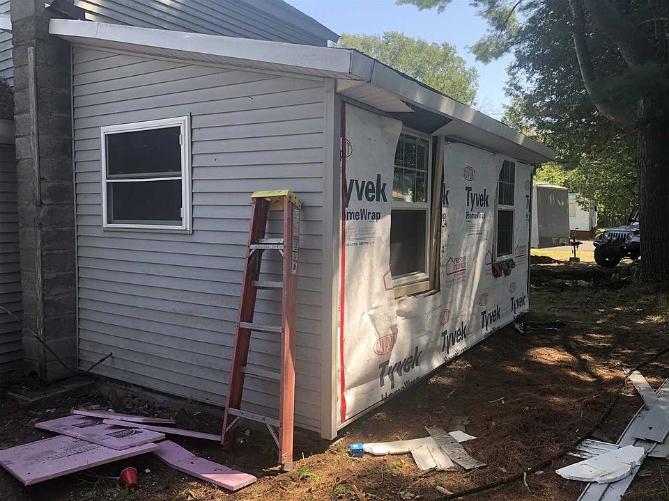 2nd image of 5021 Warren St