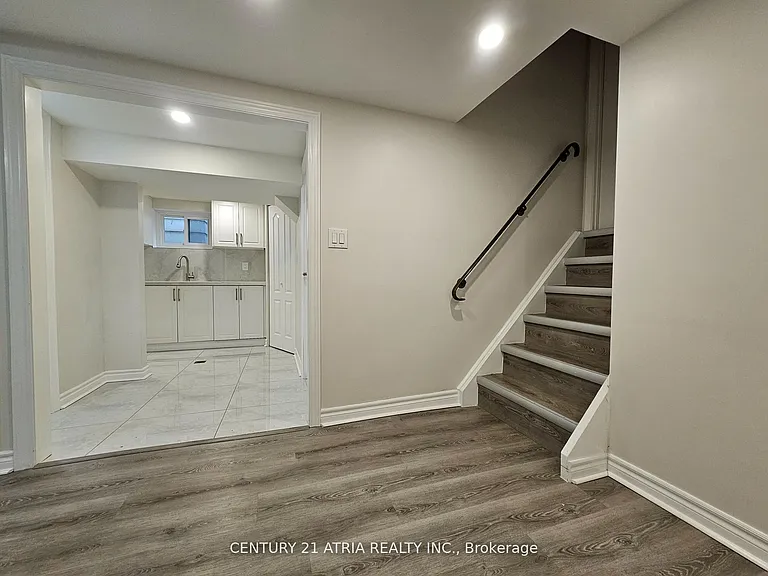 733 Balaton Ave #LOWER — Photo 2