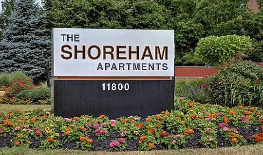 1st image of 11800 Edgewater Dr #6776b6dd7