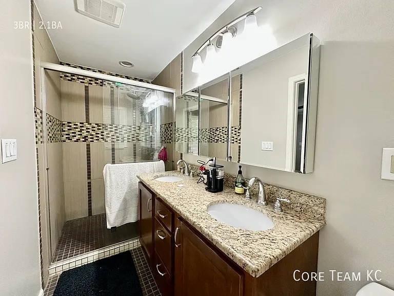 2308 W 104th St — Photo 16