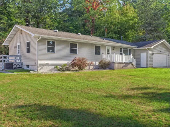 212 W Saginaw Rd, Sanford, MI 48657