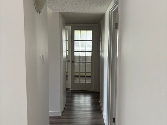 5th image of 65 Temple Blvd W
