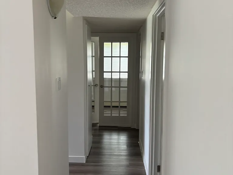 65 Temple Blvd W — Photo 5