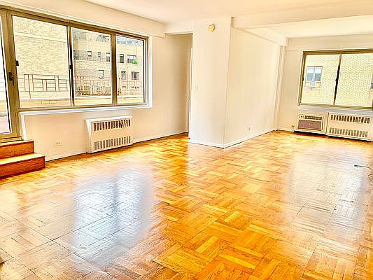 3rd image of 225 E 46th St APT 11H