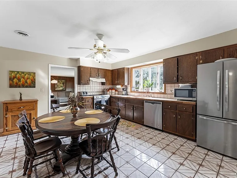 Stanton Dr — Photo 13