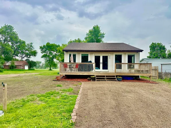 300 E North St, Badger, SD 57214