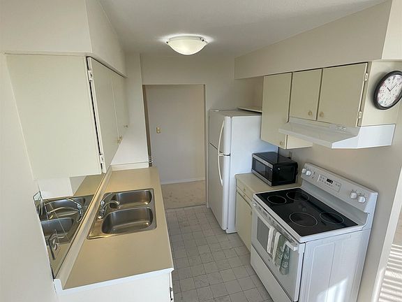 4th image of 3740 Albert St #306