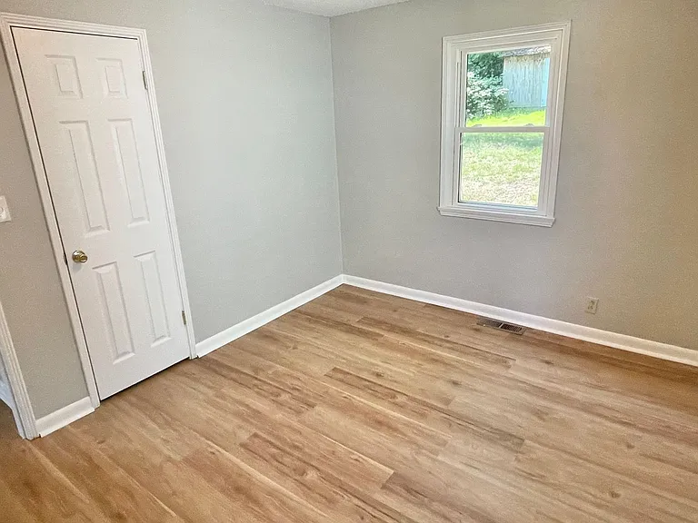 11721 Roosevelt Way NE — Photo 13