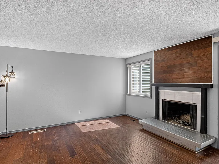 5751 SW 204th Pl — Photo 4