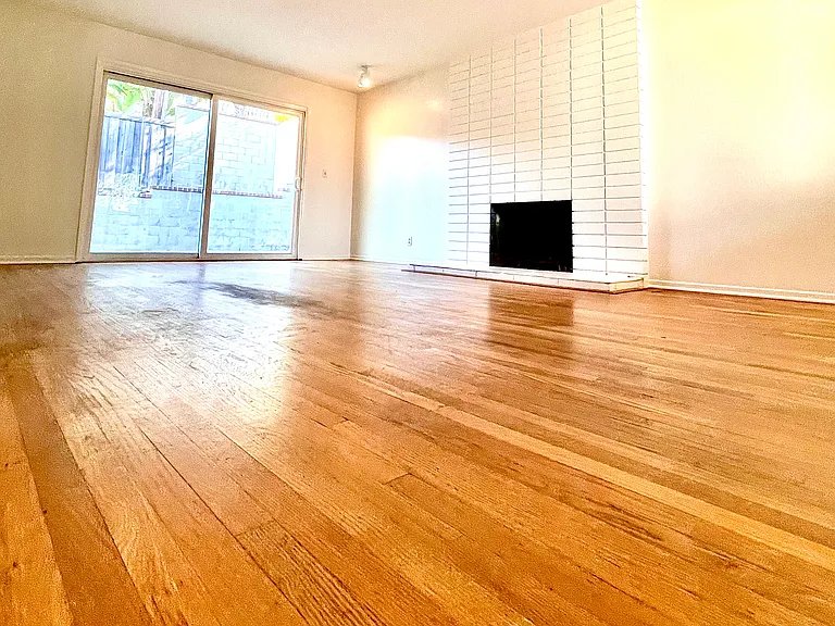 1045 Marvista Ave — Photo 7