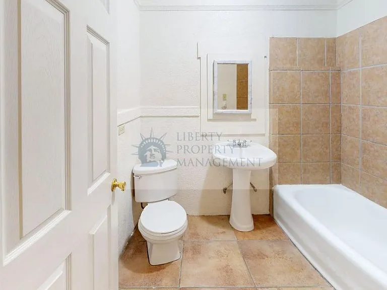 1114 Virginia Ave — Photo 10