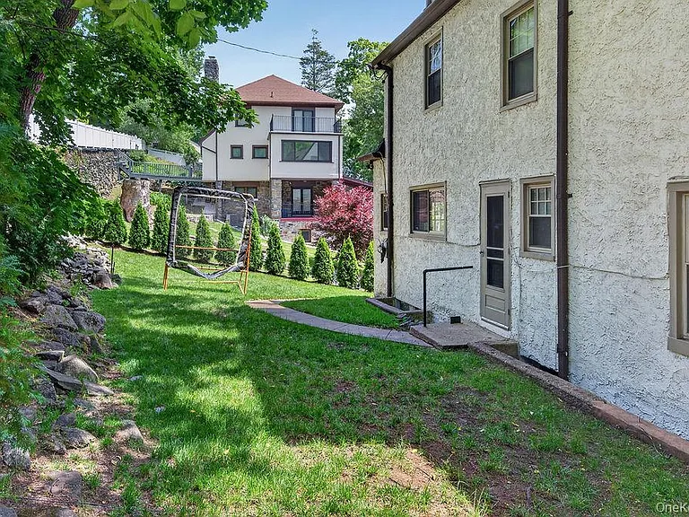 33 Lynwood Rd — Photo 30