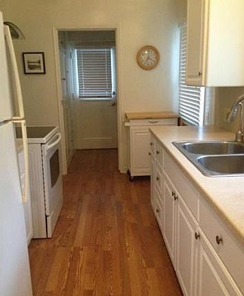 5th image of 15901 Estrella Ave