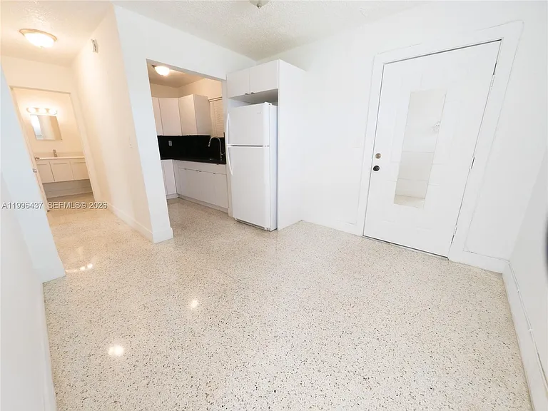 3050 NW 21st Ave #9 — Photo 3