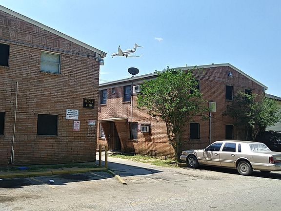 3rd image of 7410 Lindencrest St APT 10