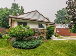 210 Dawson St, Waterloo, ON N2L 1S4