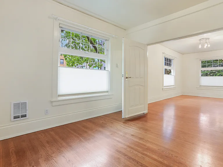 1205 Spring St #205 — Photo 3