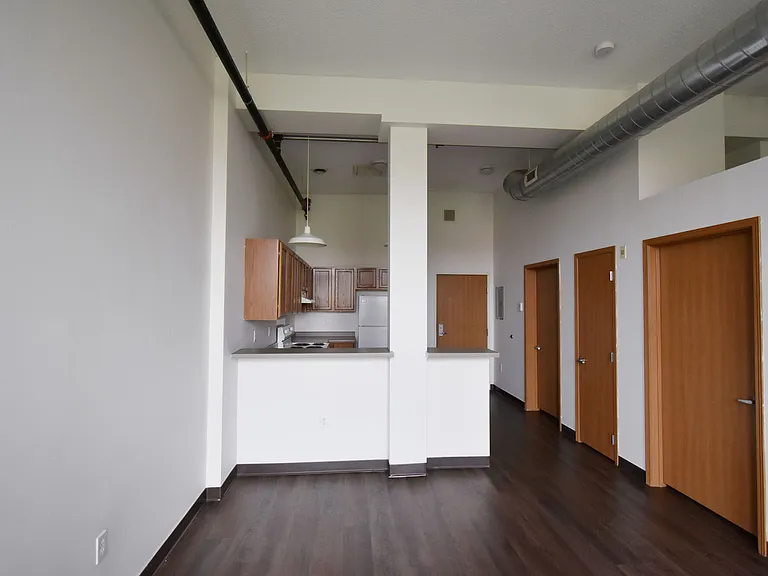 Straus Lofts — Photo 6