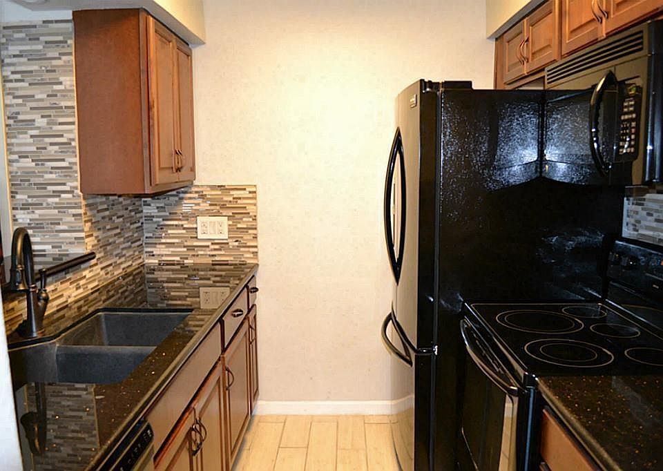 1st image of 3025 Walnut Bend Ln APT 18