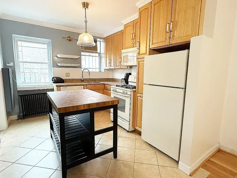 529 2nd Ave #2