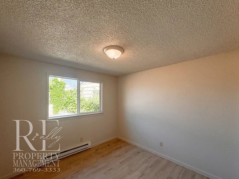 2733 Hefner Ave — Photo 11