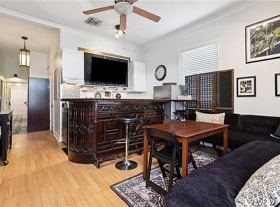 3rd image of 8708 Oak St