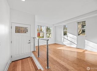 2670 SW Sylvan Heights Dr, Seattle, WA