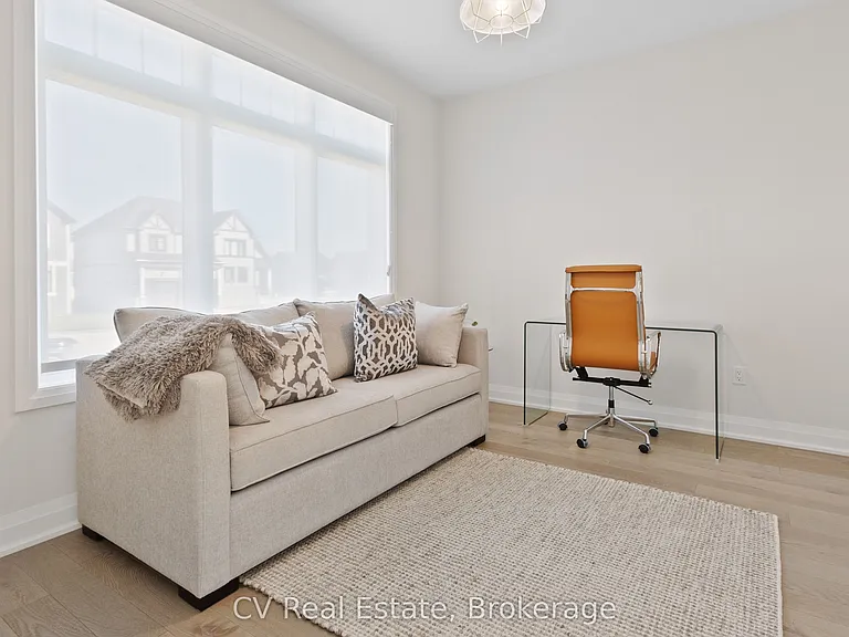 115 Stillwater Cres — Photo 12