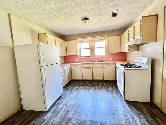 4th image of 2107 Miriam St