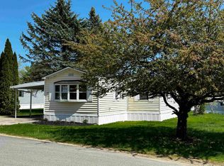 27 Monadnock Dr, Rochester, NH 03867