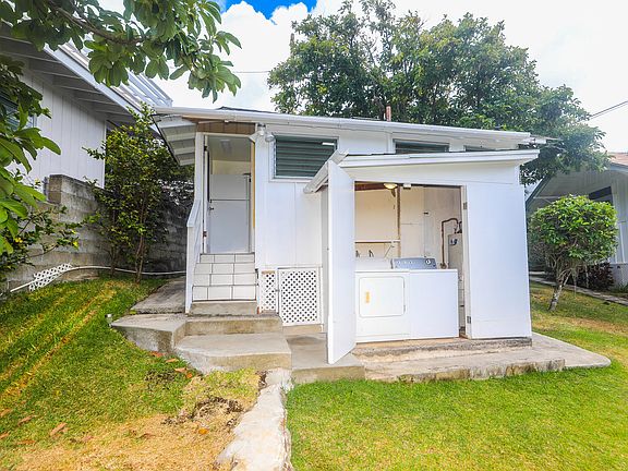 4th image of 2534 E Manoa Rd #C