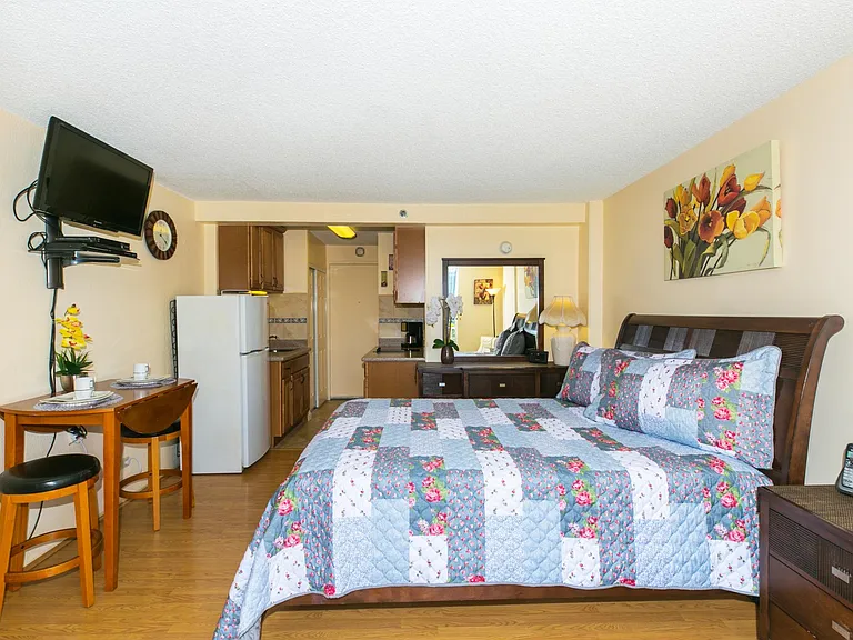 1920 Ala Moana Blvd #705 — Photo 5