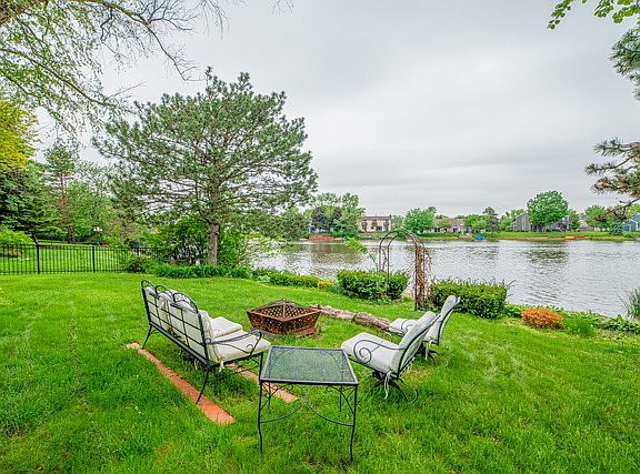 3rd image of 745 Oakwood Dr