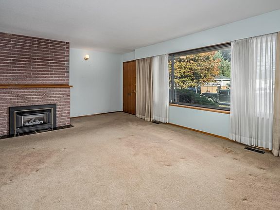3rd image of 21742 121st Ave
