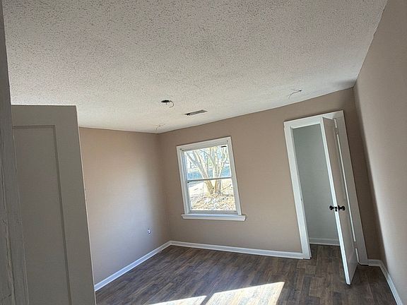 5th image of 267 Woody Dr