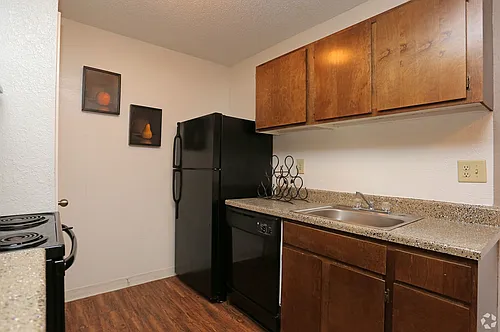 Urban Oaks @ 51st Apartments Photo 1