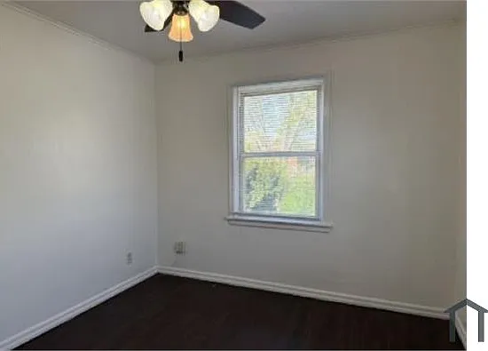221 Valleyview Dr #3 — Photo 1