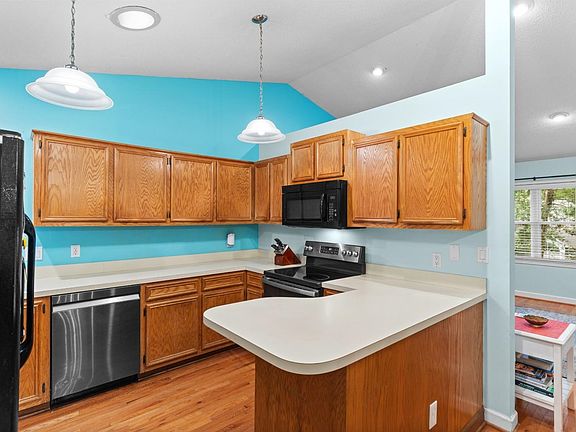 4th image of 2215 Jefferson Circle