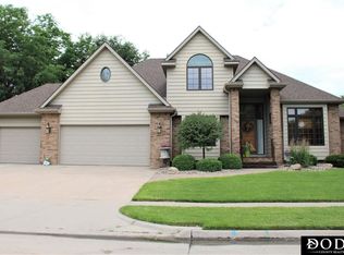 2709 Park Place Dr, Fremont, NE 68025