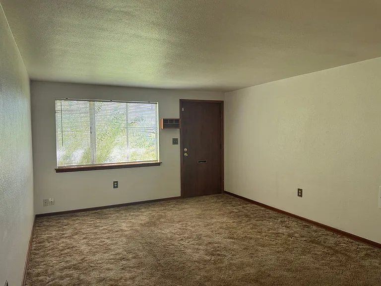 205 N 41st Ave — Photo 5