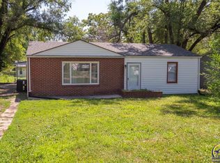 2226 SW Edgewater Ter, Topeka, KS 66614