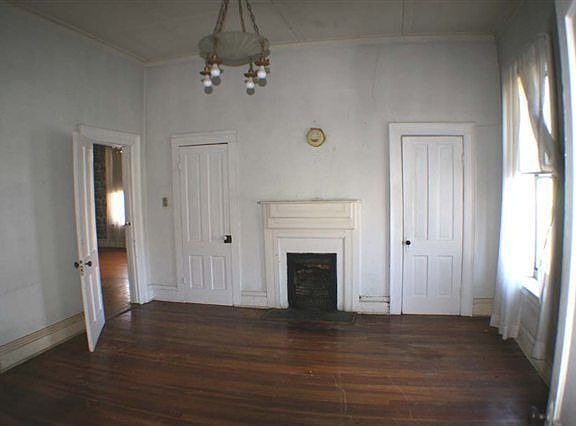 4th image of 4 N Greenwood Ave