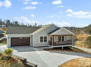 56 White Oak Pl, Mars Hill, NC 28754