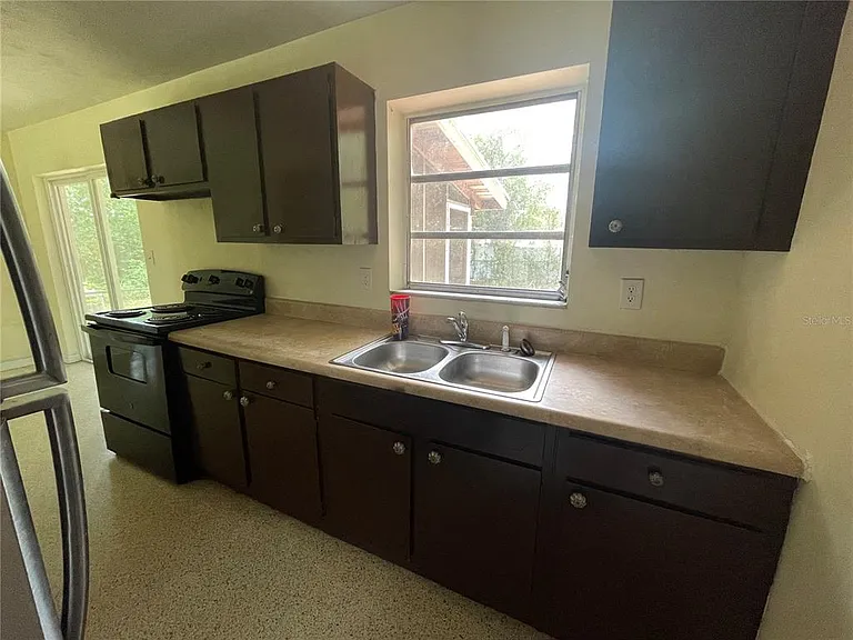 1324 Whitewood Dr — Photo 7
