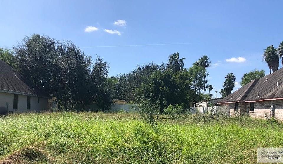 2nd image of 904 Delta Dr #55