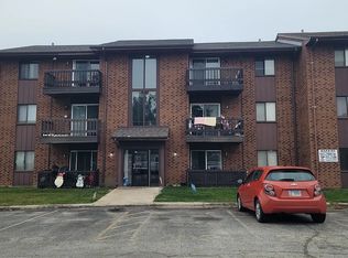 15801 Aspen Ct APT 202, Oak Forest, IL 60452