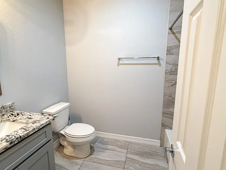 7823 Gladstone St #B1 — Photo 8