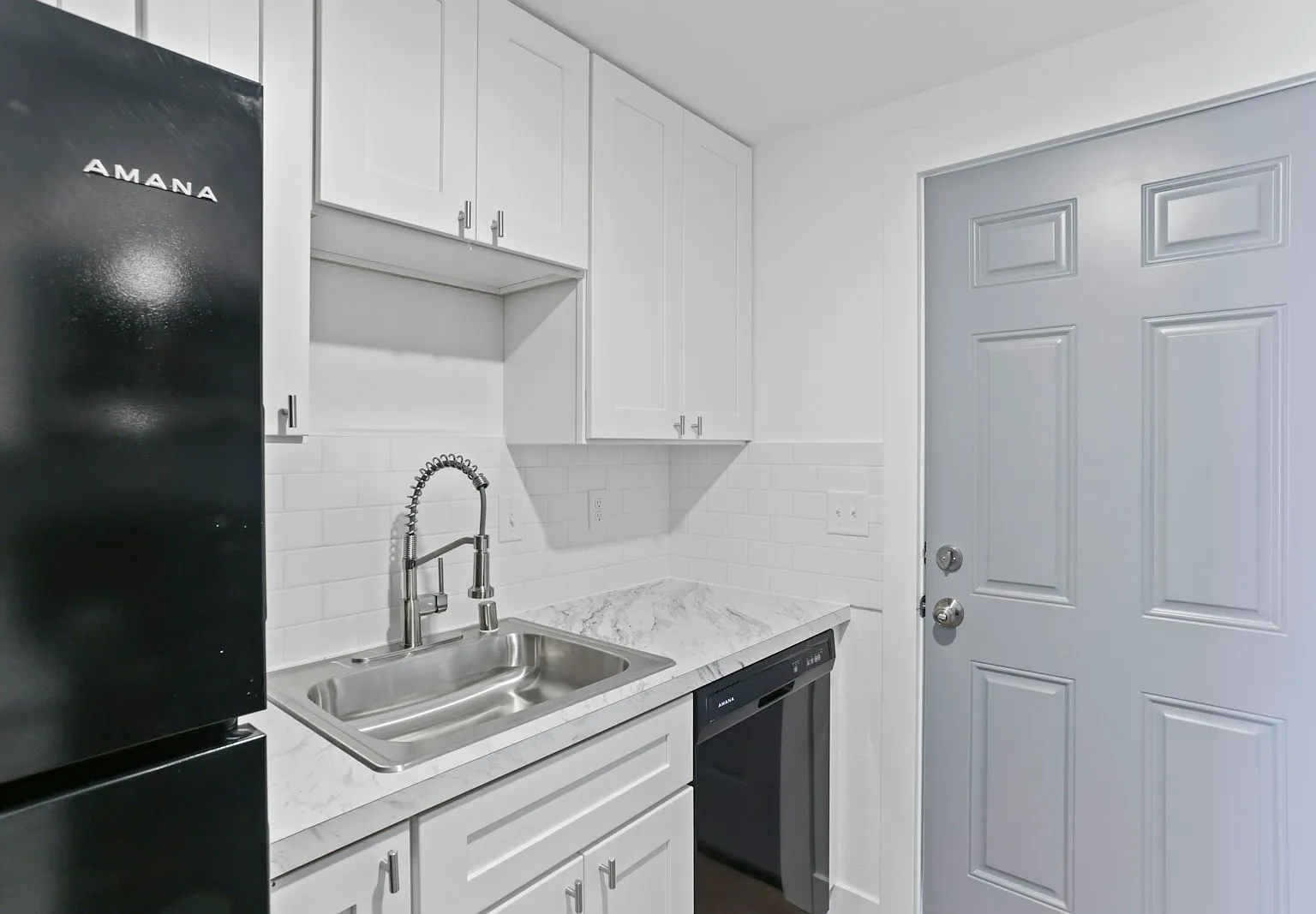 1407 West Marina Drive, Unit 8 — Photo 1