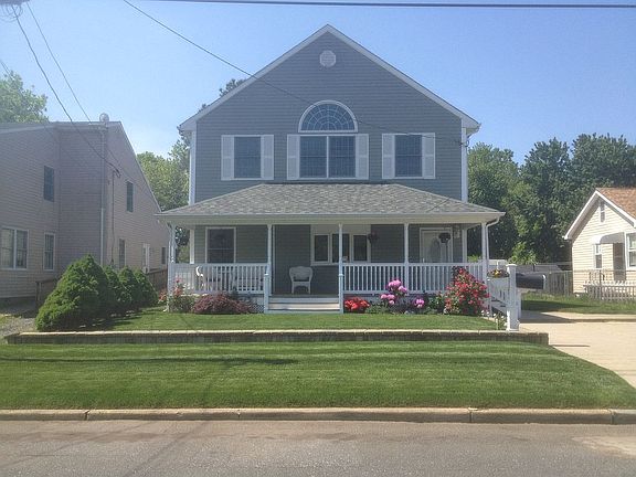 2nd image of 30 Willow St